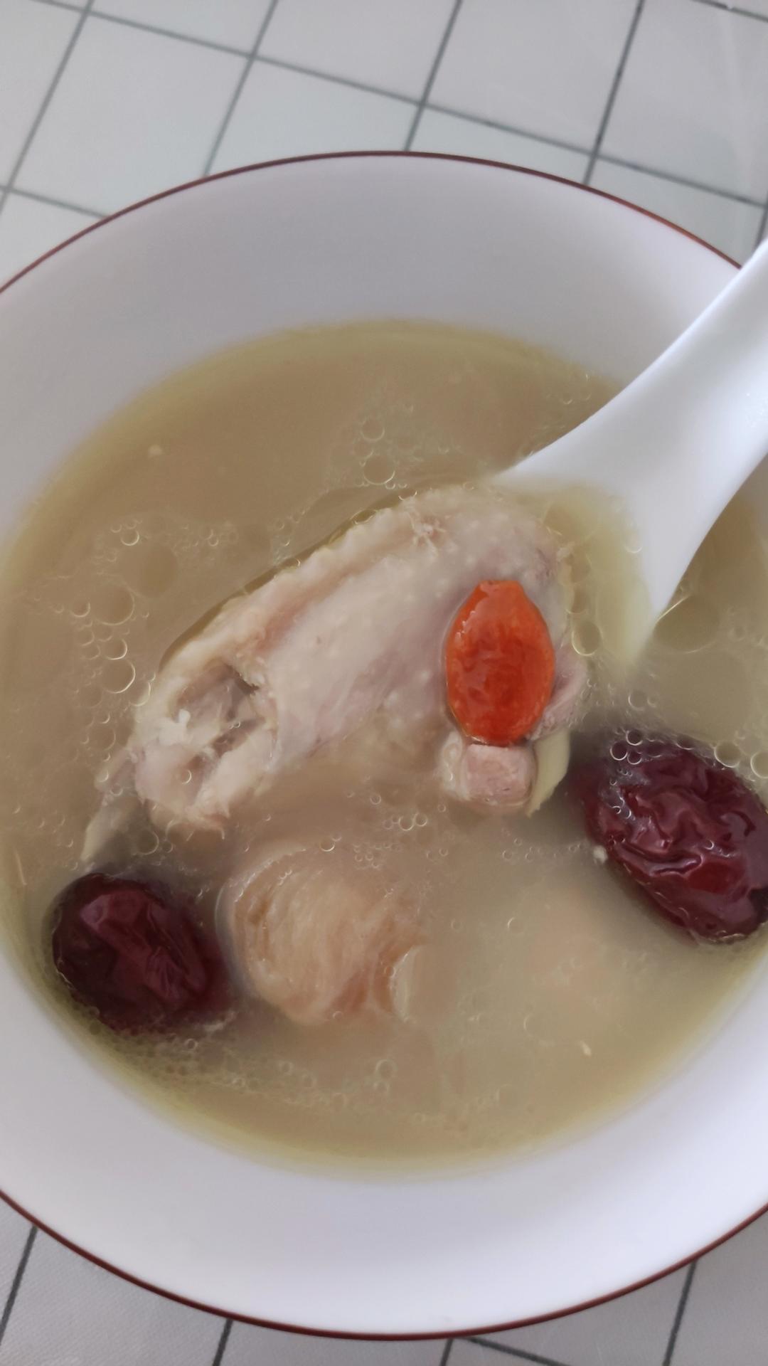 鱼胶红枣炖鸡（养颜胶原蛋白）