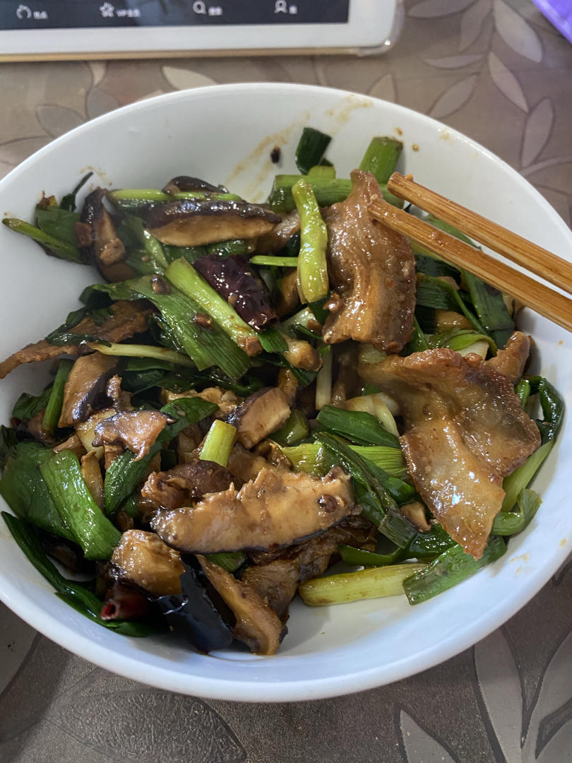 老丁的私房菜-蒜苗回锅肉