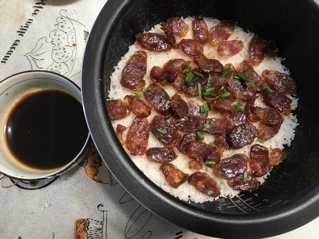 腊味煲仔饭（电饭煲版）