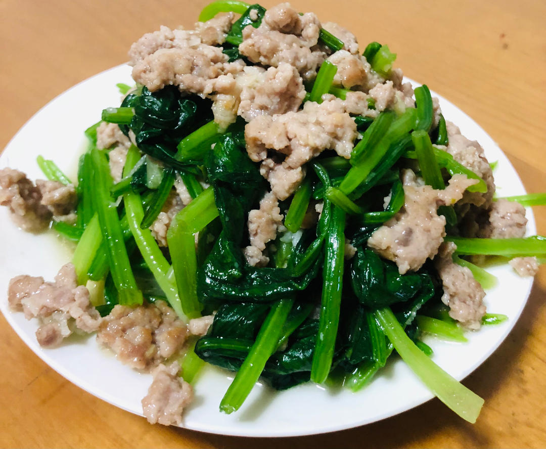 猪精肉炒菠菜的做法