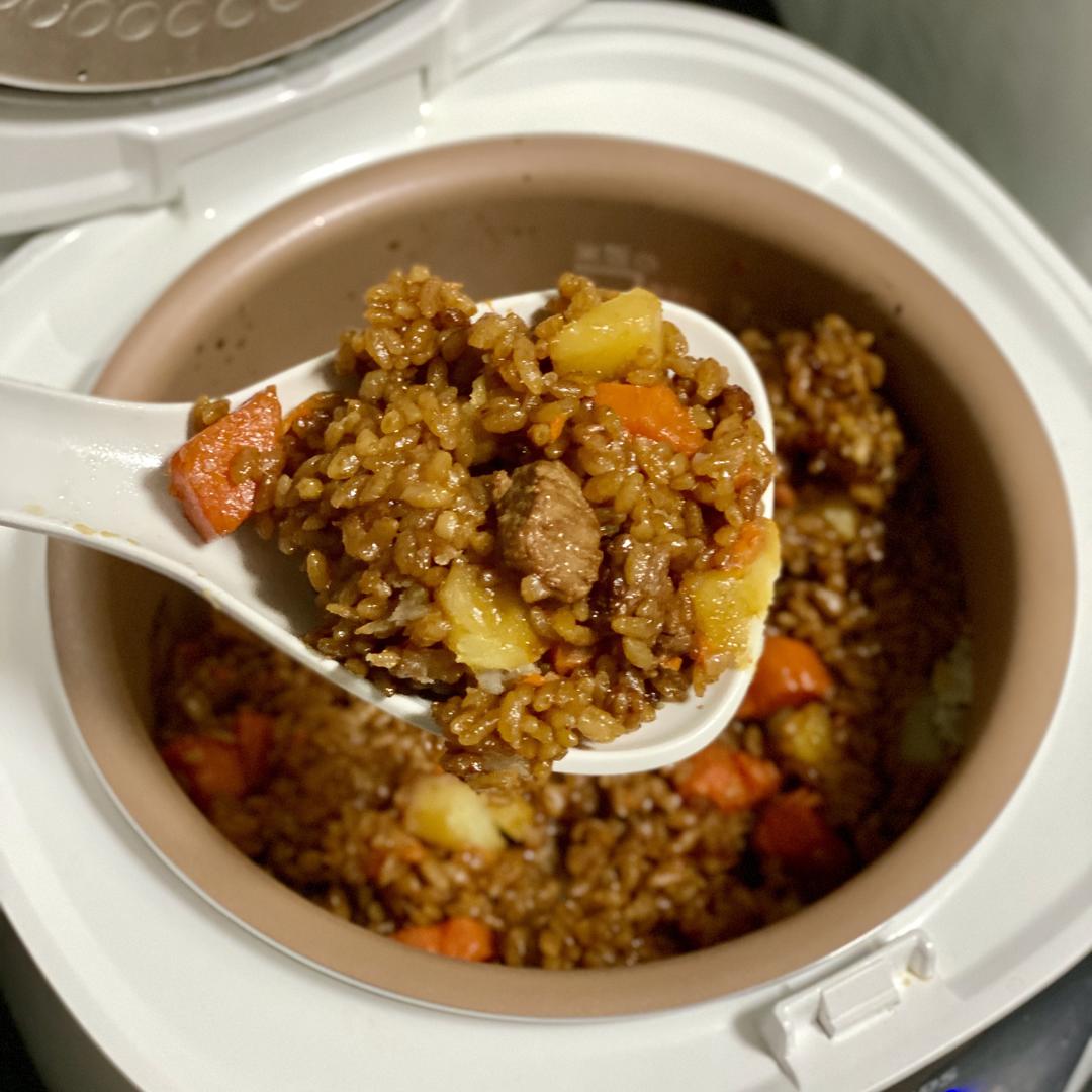 电饭煲土豆牛腩焖饭的做法