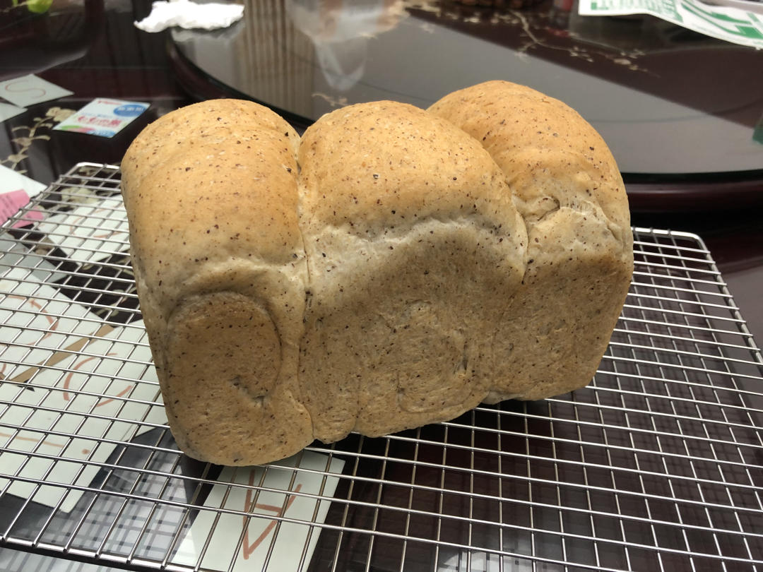 亚麻籽全麦吐司——我最喜欢的一款吐司
