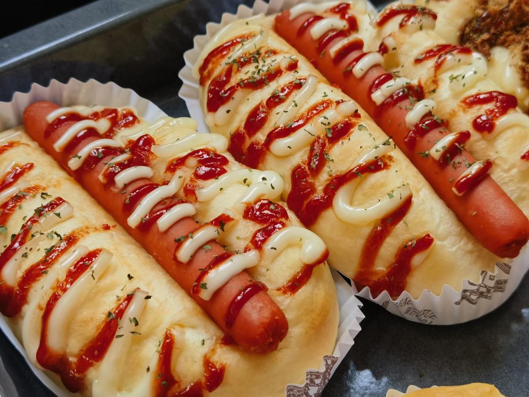 一个面团撑起一家店的台式面包—香肠面包