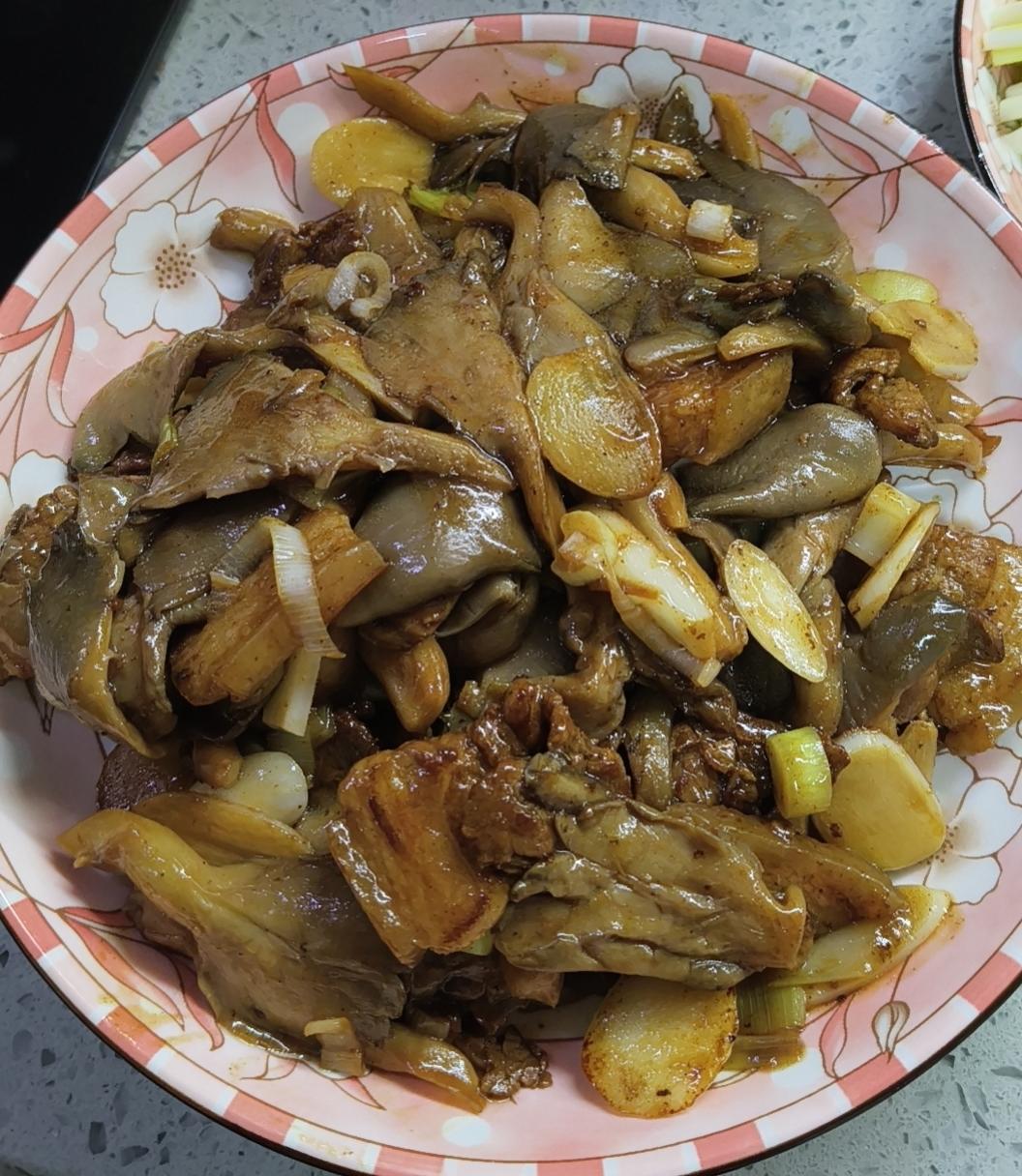 平菇炒肉