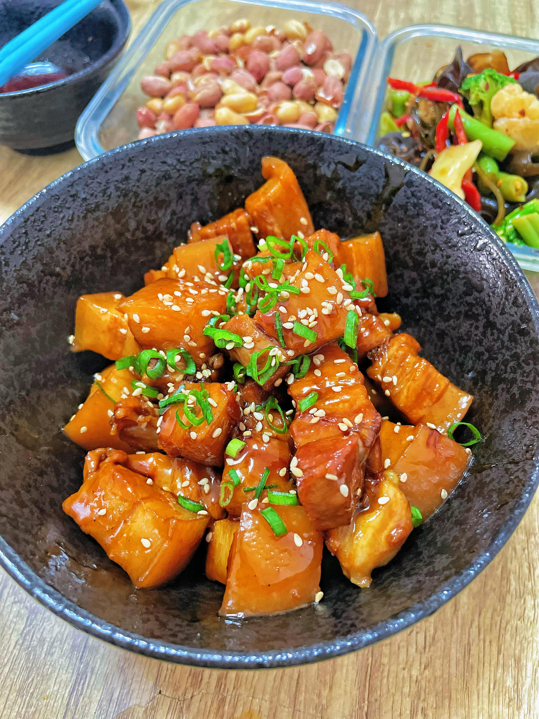 厨师长教你：“红烧肉”的家常做法，肉香四溢肥而不腻