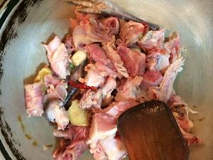 用奶奶的方法烧土鸡的做法 步骤3