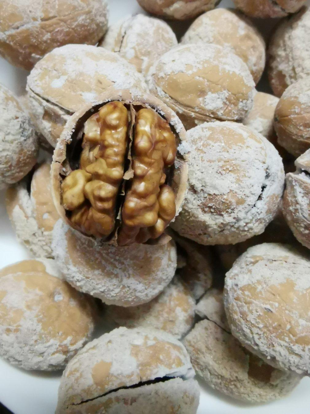 烤箱版烤香酥带壳核桃