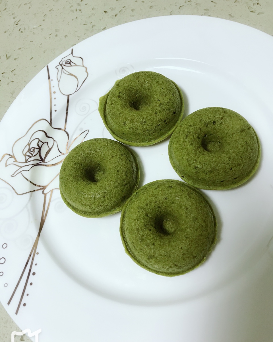 绿色蒂格蕾（抹茶味小蛋糕）