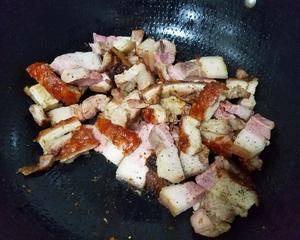 品虔炒芽菇烧肉蒜苗杂烩的做法 步骤7