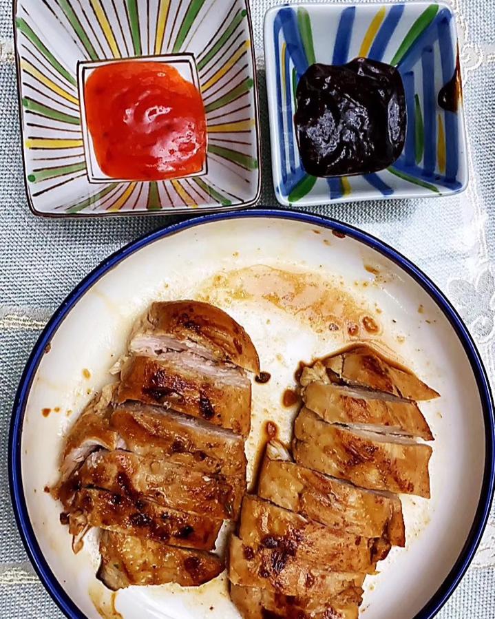 酷炫屌炸天好吃的煎鸡胸肉（香蒜蜂蜜煎鸡胸肉）