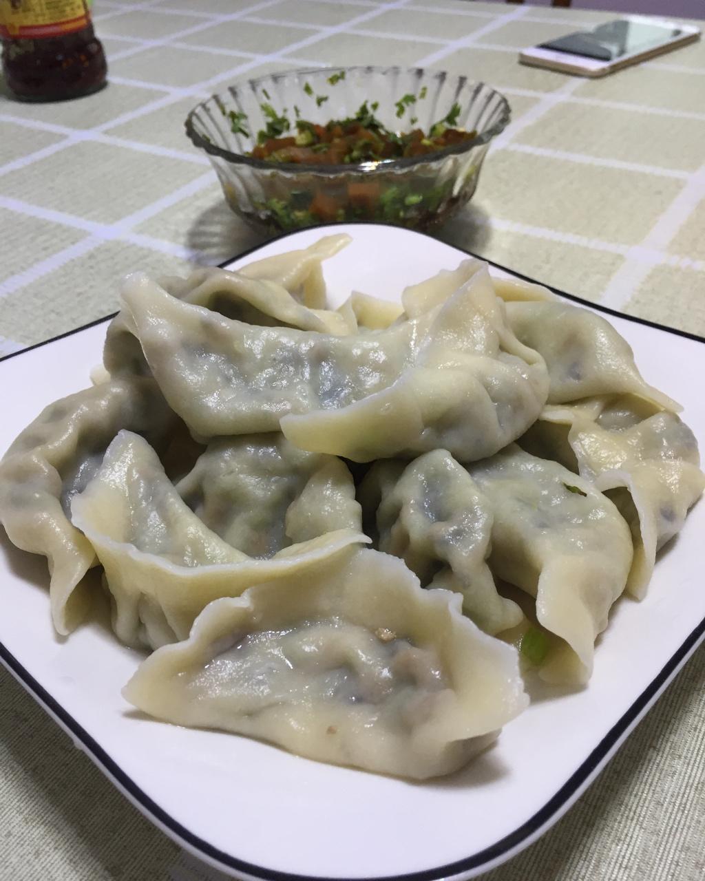 芹菜木耳鲜肉水饺