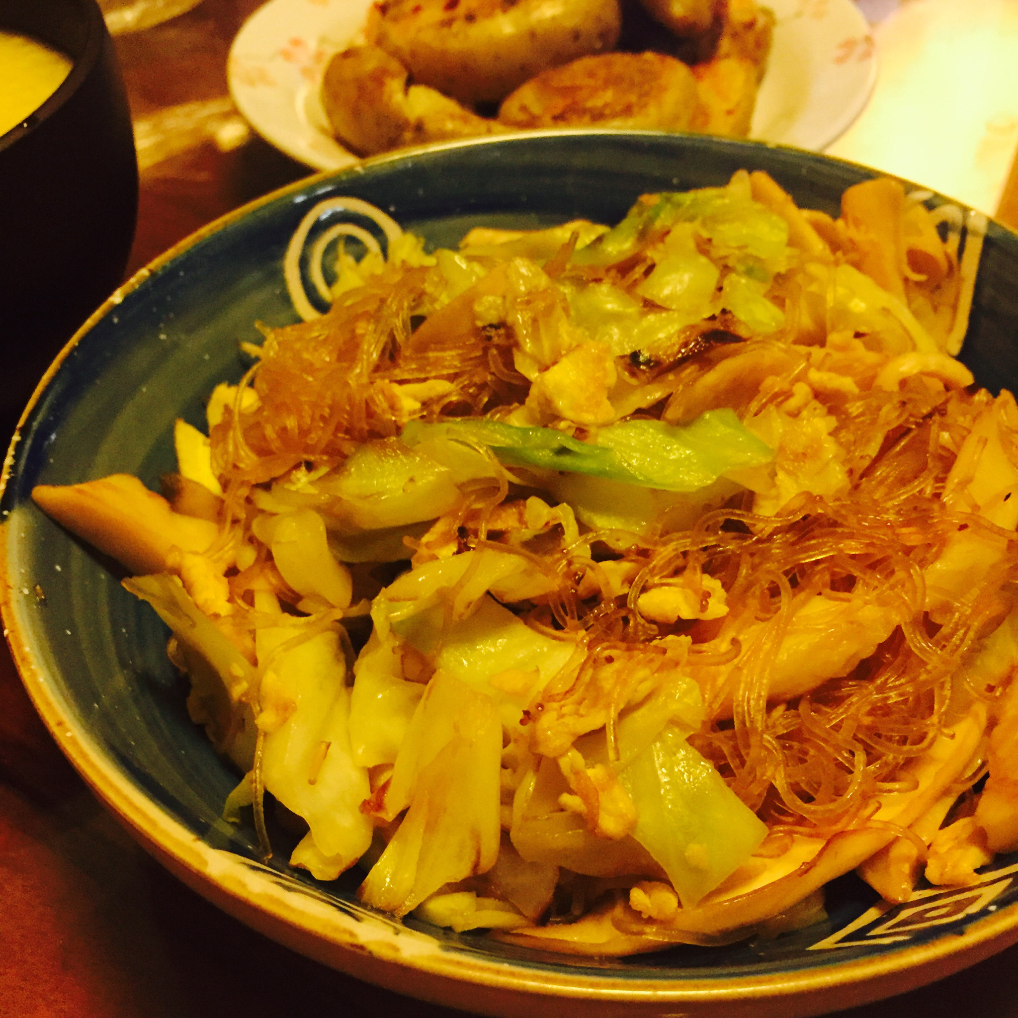 粉丝包菜杏鲍菇炒鸡蛋