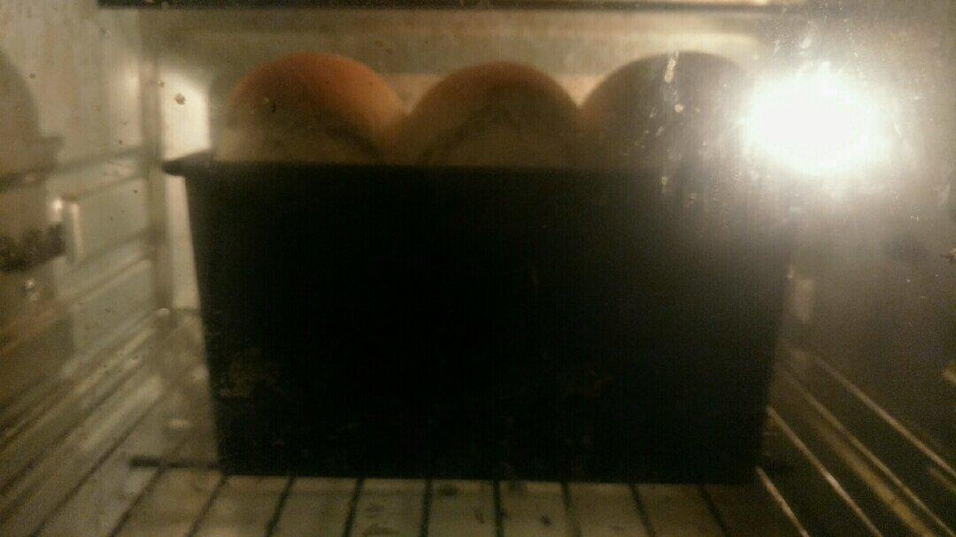 手揉超级绵软的高含水量乳清吐司（附手揉教程）