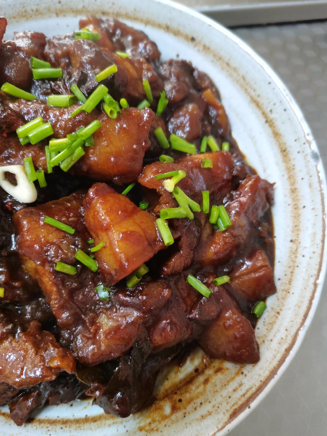超级好吃下饭的土豆烧肉