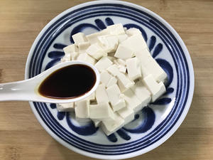 酸黄瓜酿豆腐的做法 步骤4