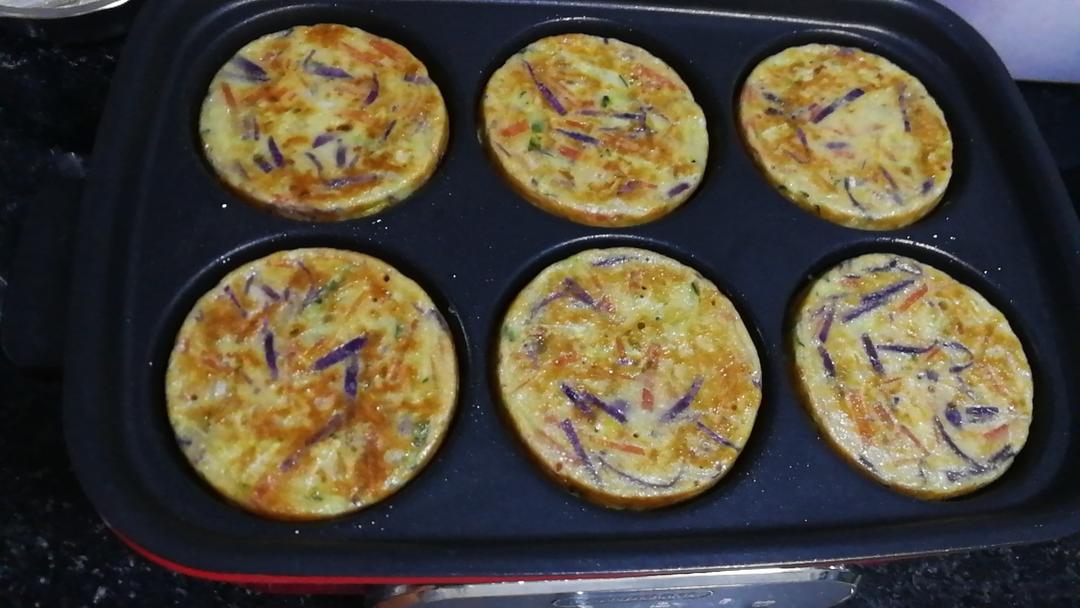 远在天边1做的电饼铛胡萝卜丝葱花鸡蛋饼