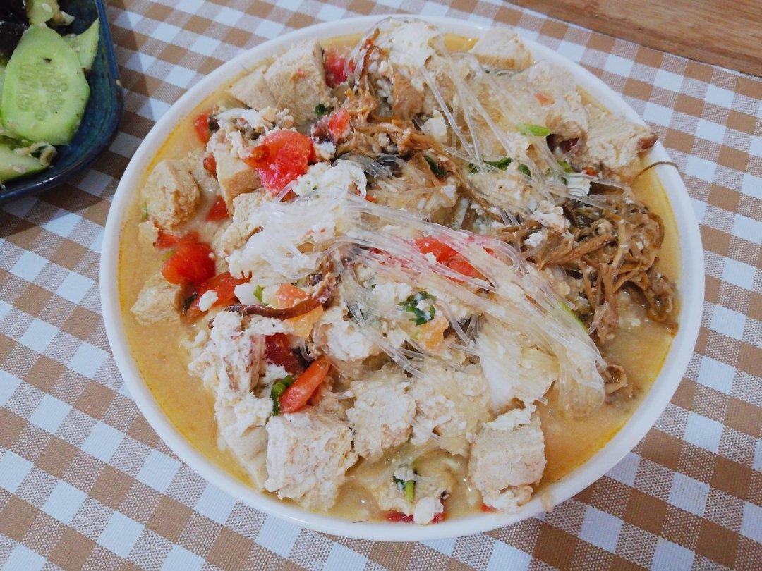 西红柿冻豆腐虾仁汤