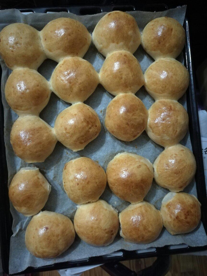 面包口感烤包子～快速发面黑胡椒香肠土豆泥馅