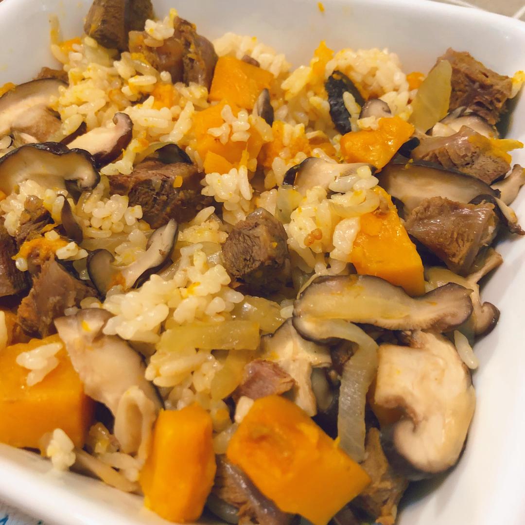 南瓜香菇牛肉焖饭