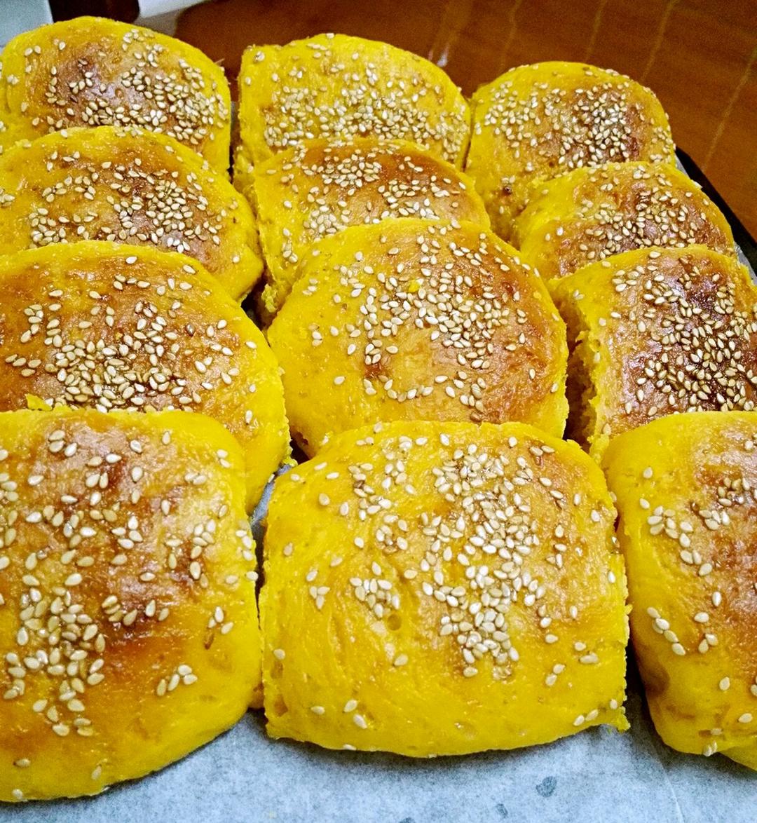 雪雪峰峰做的南瓜饼面粉版