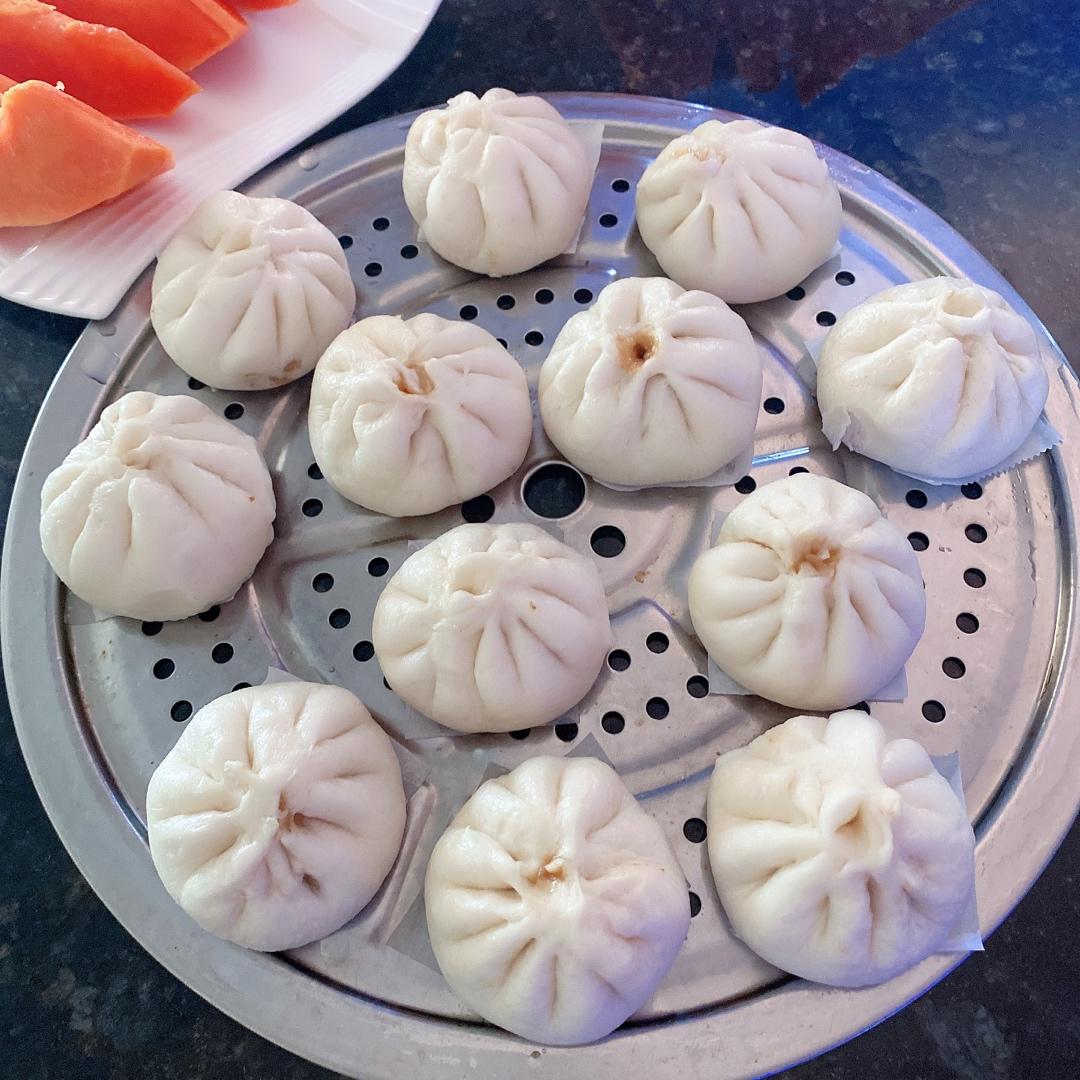 松软多汁的肉包子