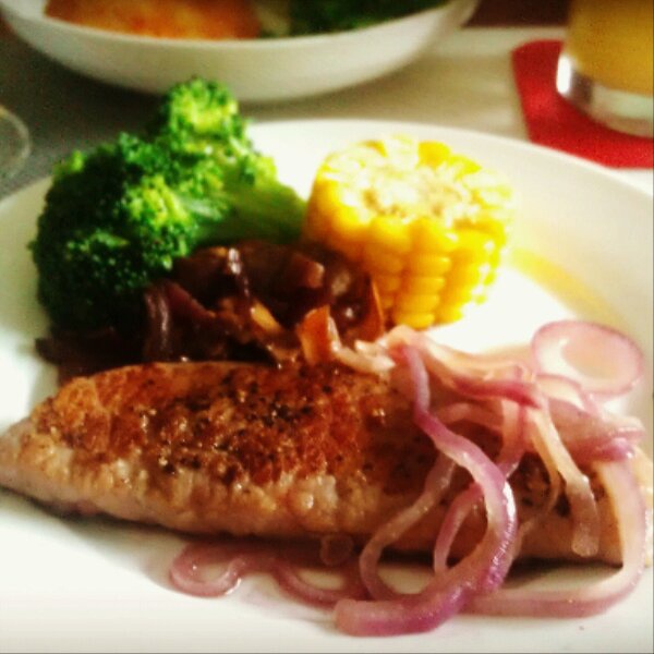 纽约牛排和黄油芝士蘑菇酱汁