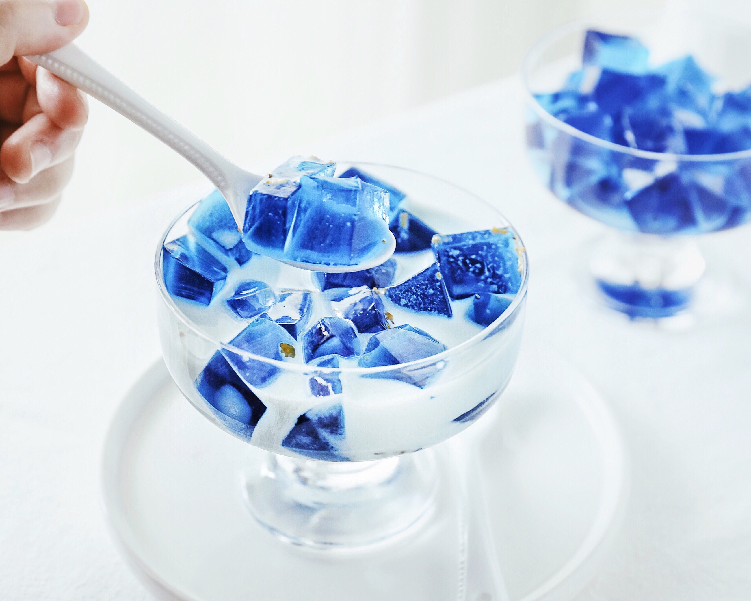 夏日解暑甜品|海蓝冰粉的做法