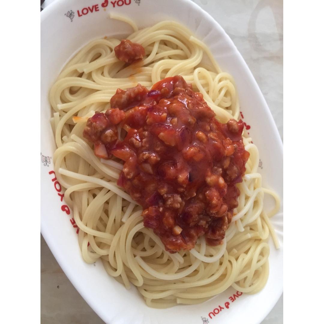 番茄肉酱意大利面