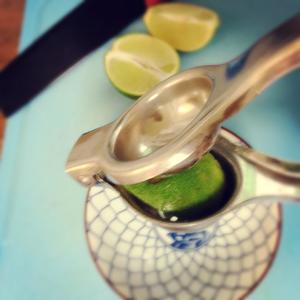 泰式冬阴功海鲜汤的做法 步骤2