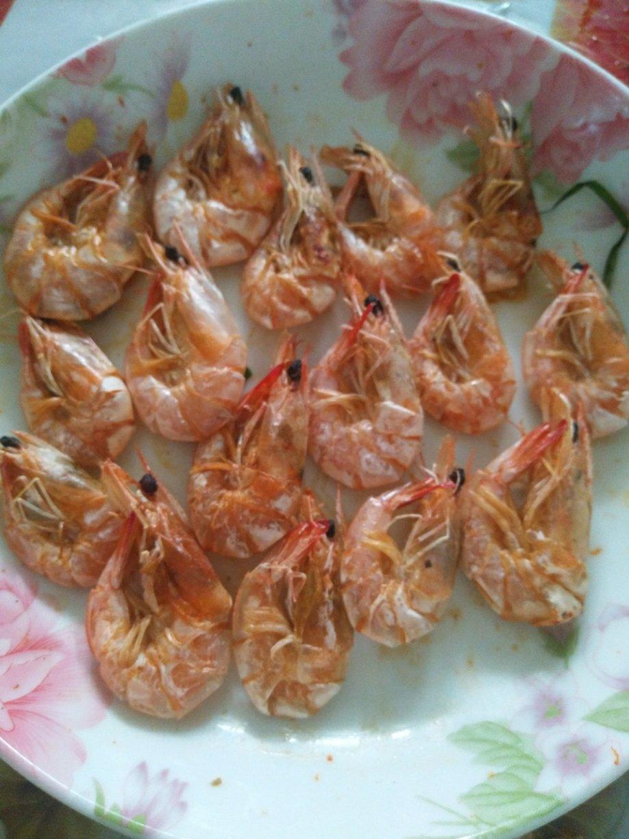 樱桃水果做的微波炉烤虾干