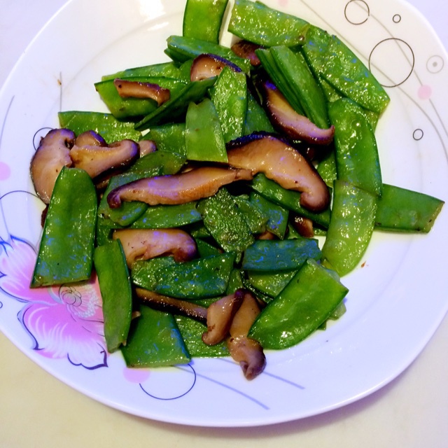 荷兰豆炒香菇