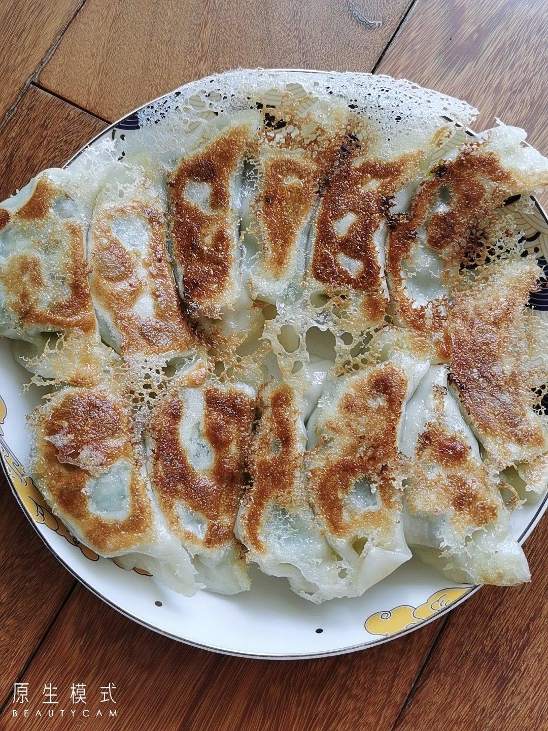 早餐来一锅香脆的生煎饺子