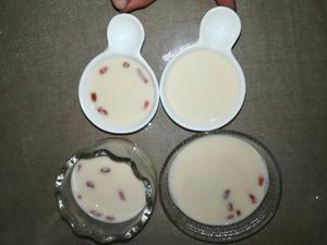 枸杞冰糖鸡蛋胶炖牛奶的做法 步骤11