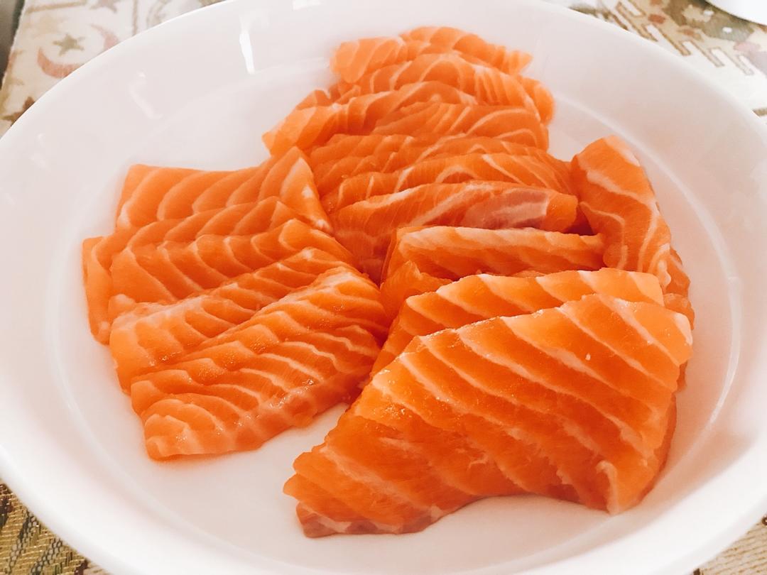 dosdog做的刺身三文鱼