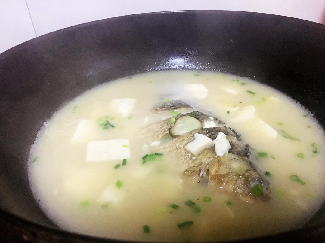鲫鱼豆腐汤