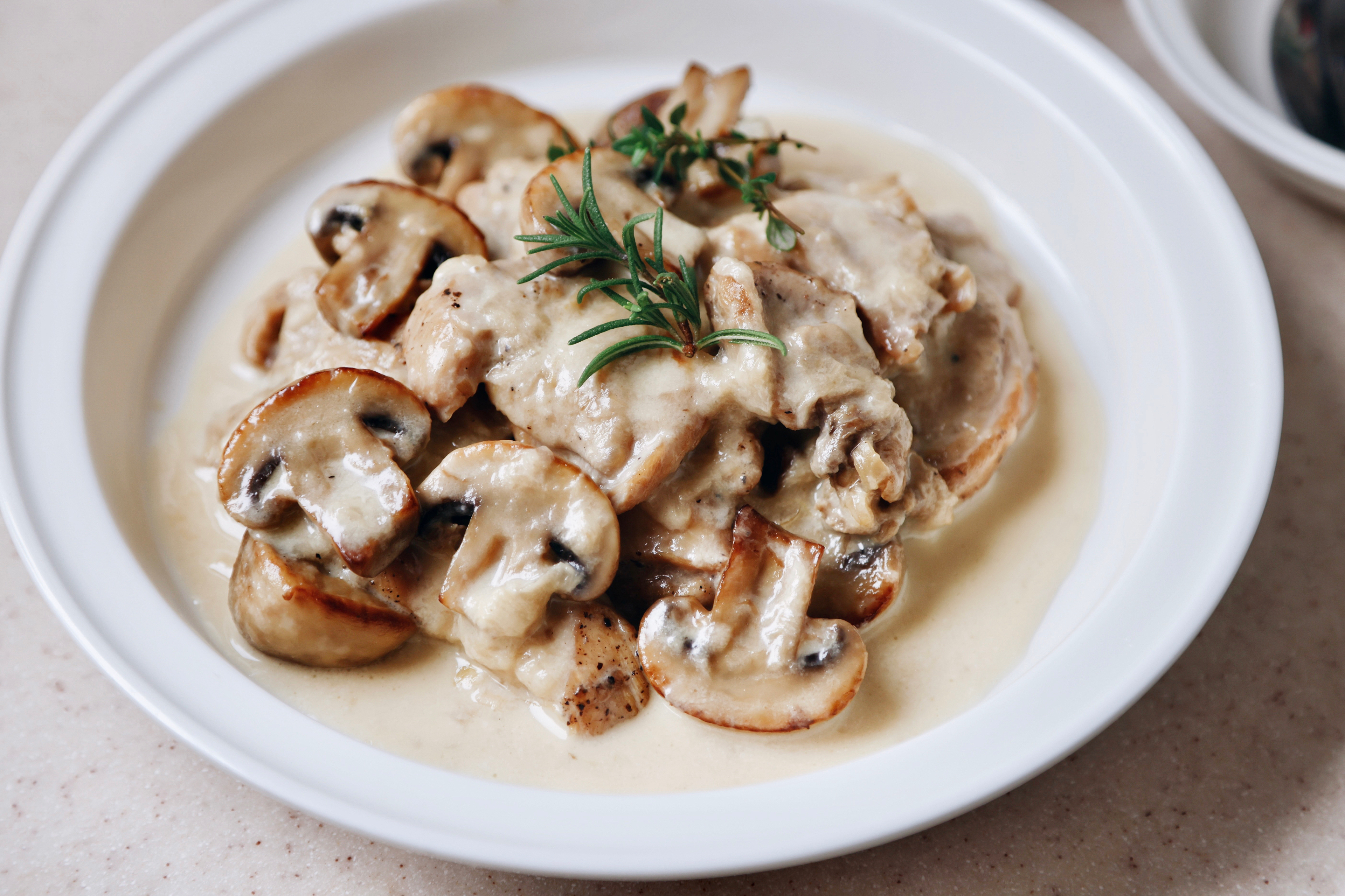 奶油蘑菇炖鸡 零基础简易西餐的做法 步骤12
