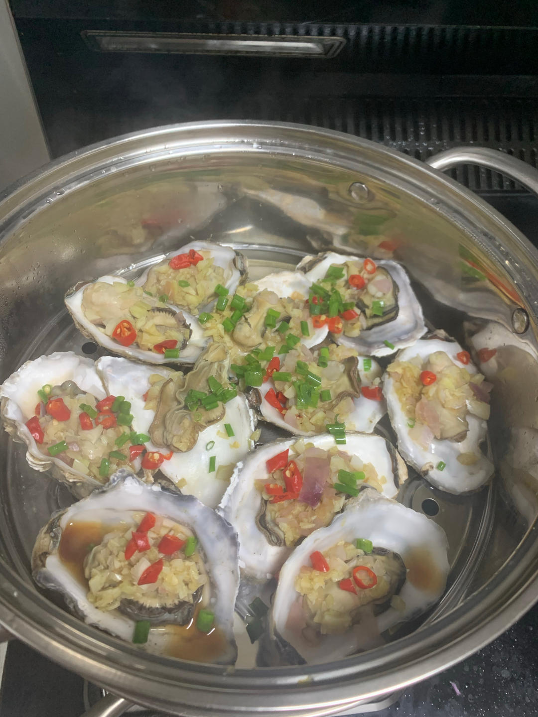 有个锅就能在家做的蒜蓉生蚝做法