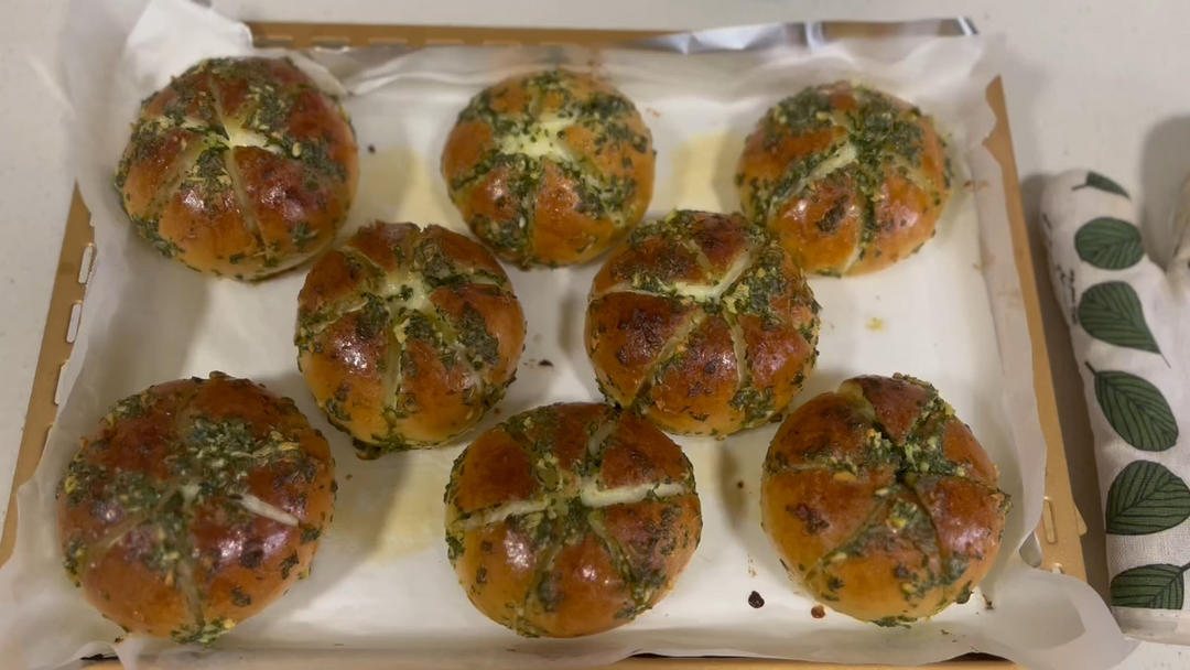 火爆韩国街头の奶油蒜香包~蒜香四溢邻家小孩馋哭了的面包