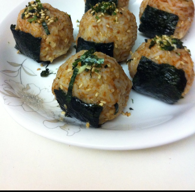 海苔肉松饭团