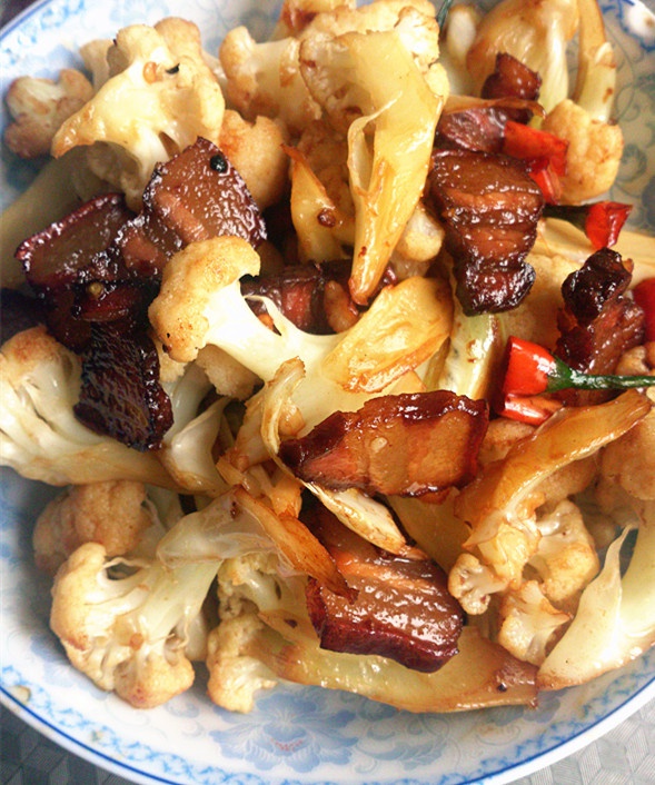 腊肉炒有机花菜