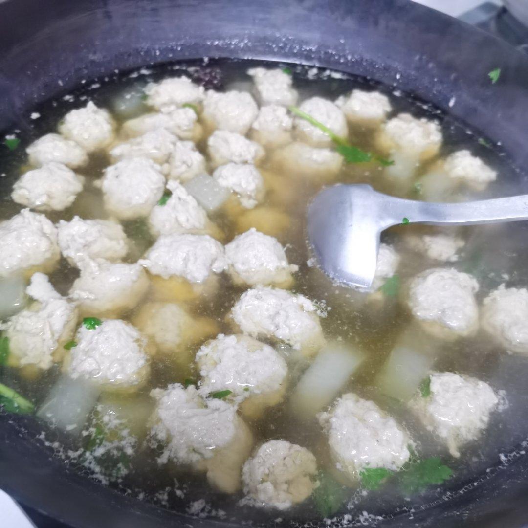 巨鲜美的冬瓜丸子汤