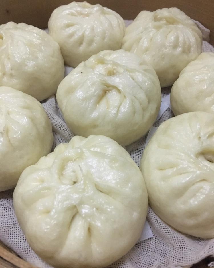 松软多汁的肉包子