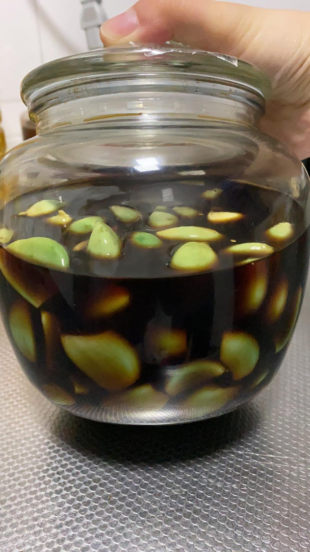 一瓶绿油油的腊八蒜美貌出炉