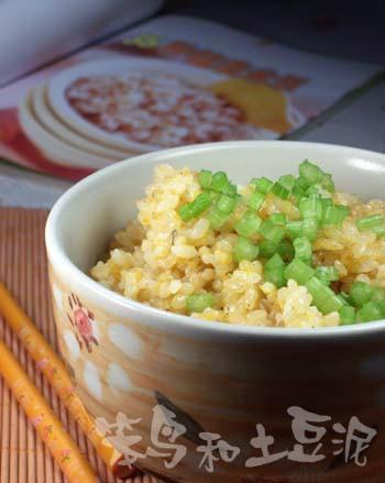 胡萝卜渣糙米饭的做法