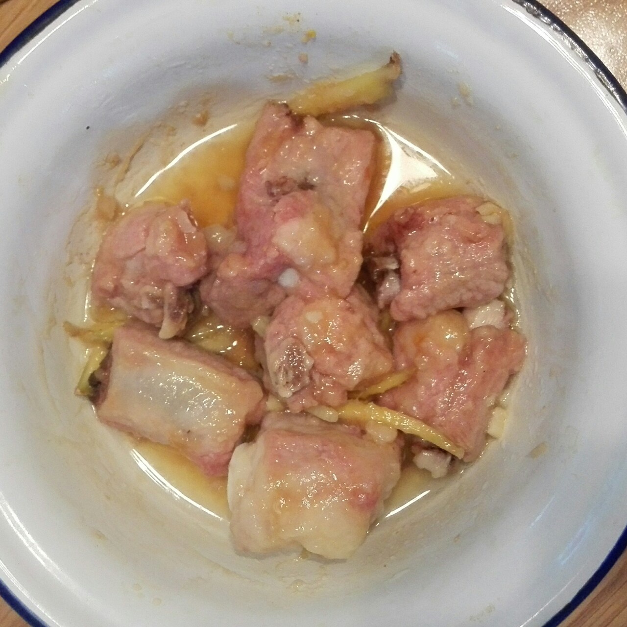 大饼p做的隔水清蒸蒜香排骨