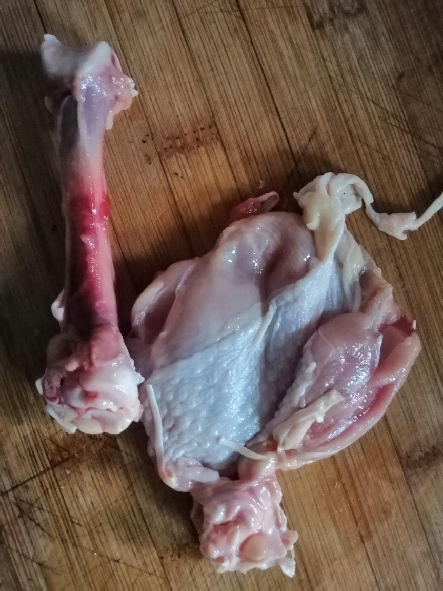 快速鸡腿去骨
