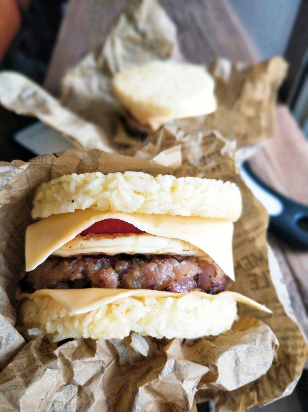 女夭yy做的黄金猪柳蛋米汉堡