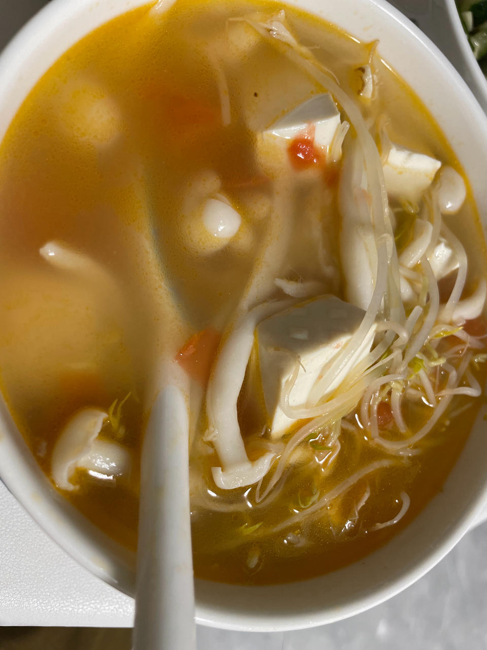 西红柿豆芽汤，酸甜开胃早餐汤