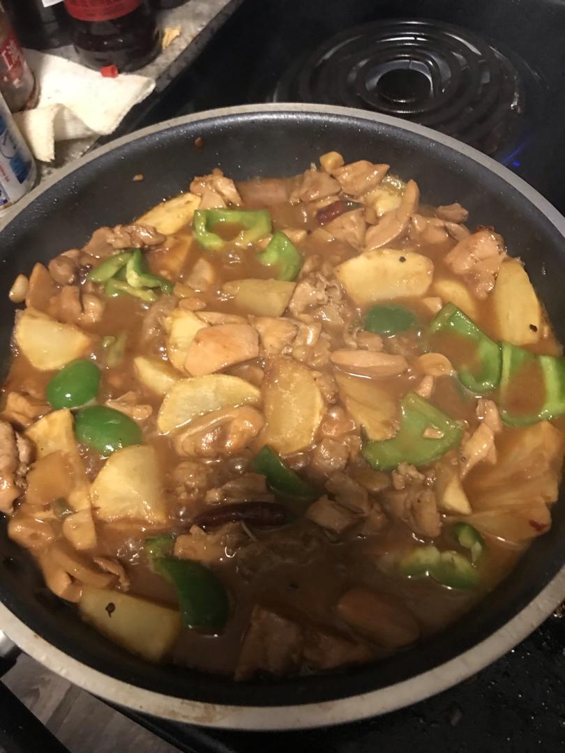 家常大盘鸡加手擀宽面