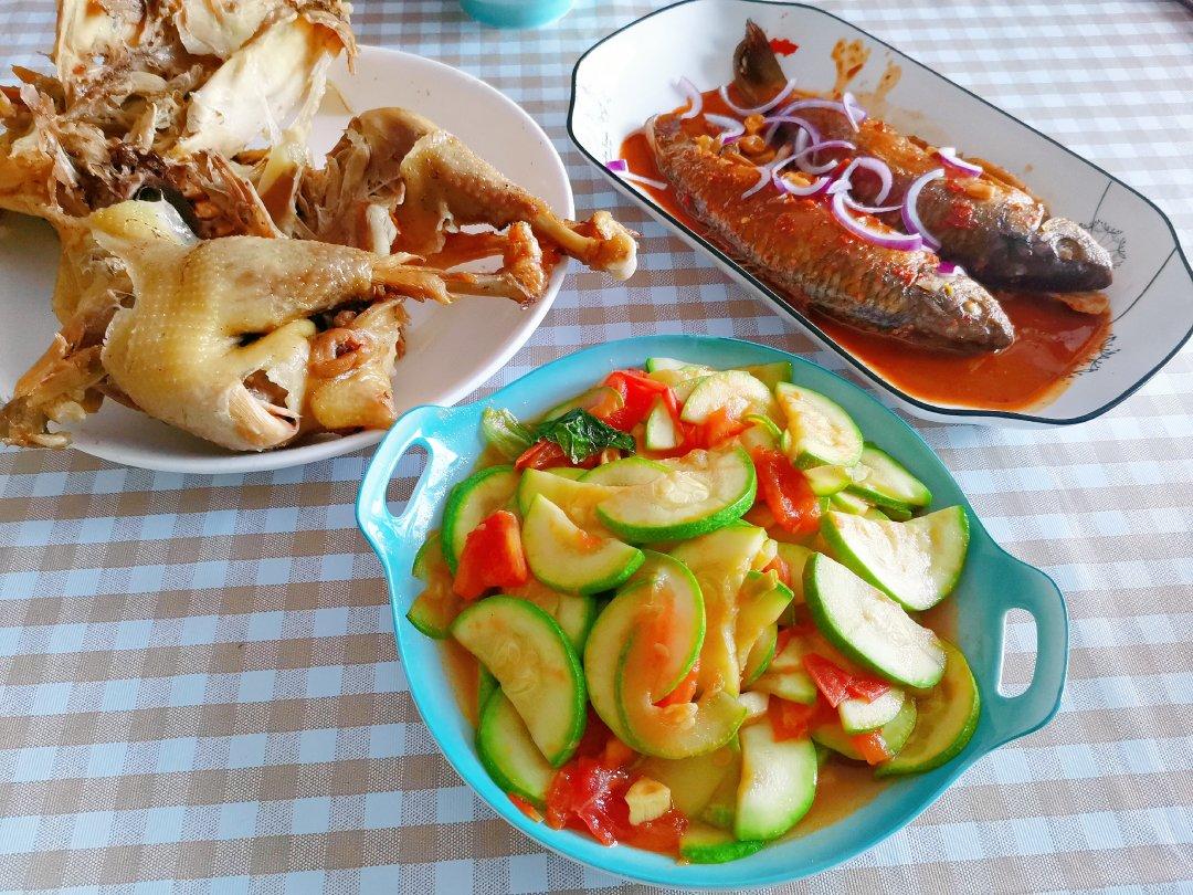 当啤酒遇上鲫鱼完美的红烧味儿